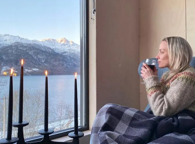 Mikrohyttene I Akrafjorden * Etnesjoen